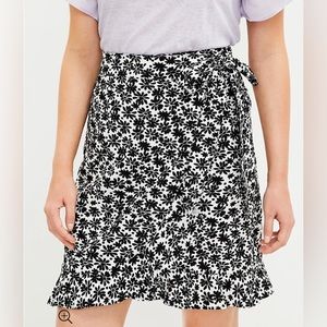 LOFT | Black and White Daisy Ruffle Wrap Skirt | 6